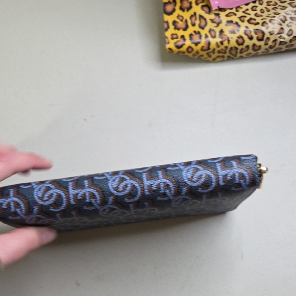 Coach Accordian  Zip Wallet - Picture 11 of 11